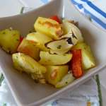 Tasting Good Naturally : Pommes de terre rôties aux oignons, poivrons et herbes du jardin