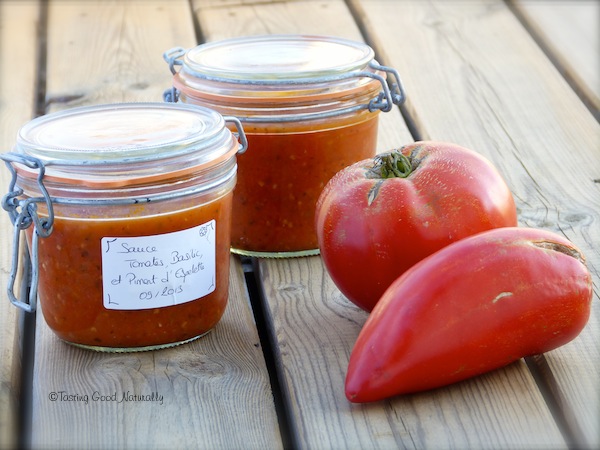 Tasting Good Naturally : Découvrez comment faire un Bocal de Sauce tomate, basilic et piment d’Espelette qui réchauffera vos soirées d’hiver. Pour en savoir plus, cliquez ici ! #vegan 