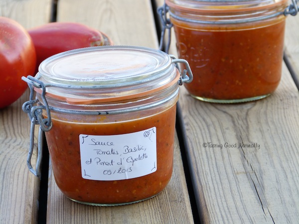 Tasting Good Naturally : Découvrez comment faire un Bocal de Sauce tomate, basilic et piment d’Espelette qui réchauffera vos soirées d’hiver. Pour en savoir plus, cliquez ici !  #vegan 